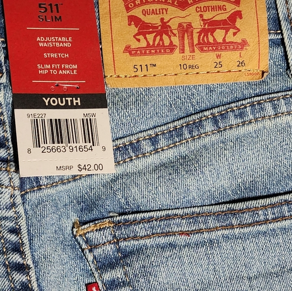 Levi's - Picture 4 of 5